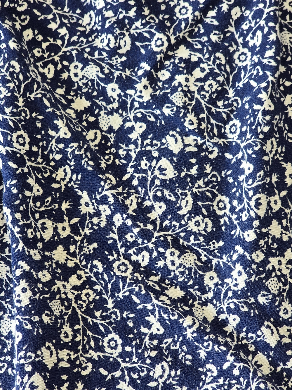 JNY Jones New York Dark Blue White Floral V-Neck Blouse Size 1X - Picture 9 of 9